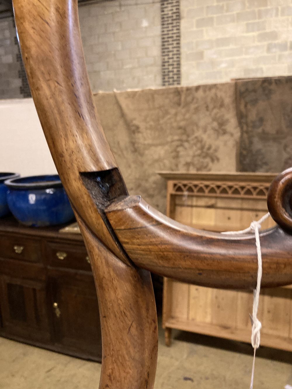 A pair of early Victorian rosewood dining chairs (a.f.)